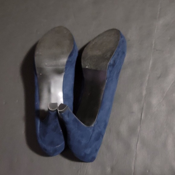 Boston Design Studio Faux Suede Pumps Women 9.5 Midnight Blue Career Heels - Picture 3 of 8